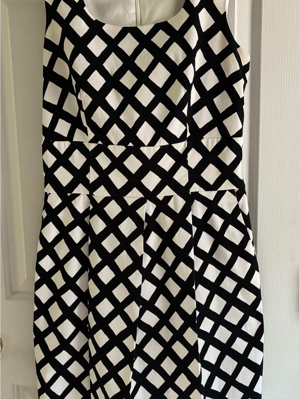 White House Black Market Black & White Geometric Sleeveless Dress